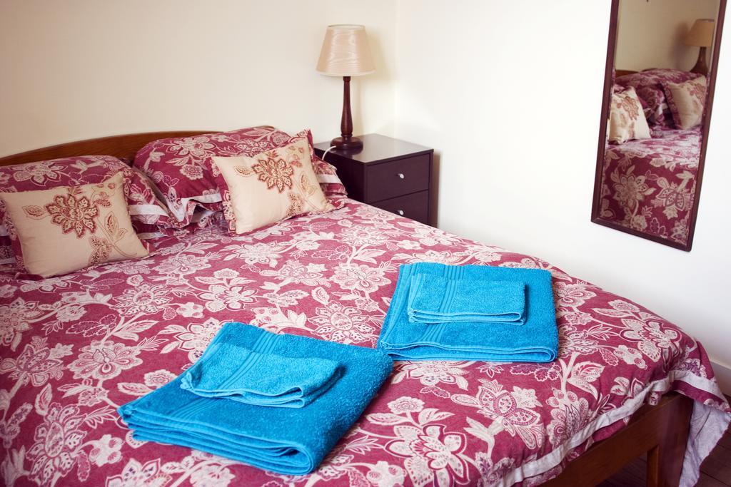 La Nesliere Chambres D'Hotes Bio Saint-Symphorien-des-Monts Luaran gambar