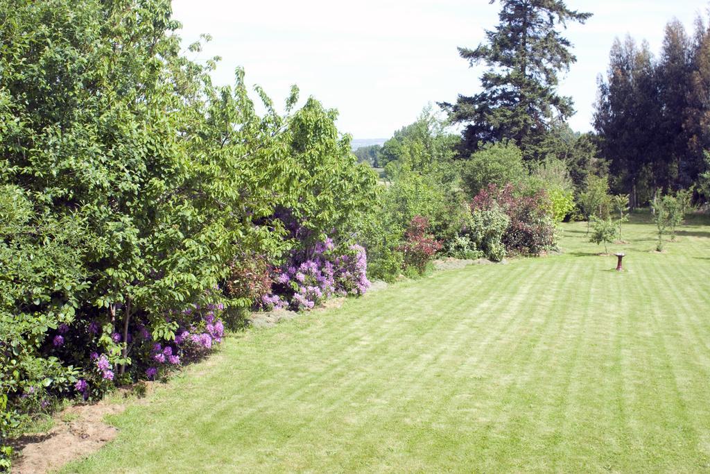 La Nesliere Chambres D'Hotes Bio Saint-Symphorien-des-Monts Luaran gambar